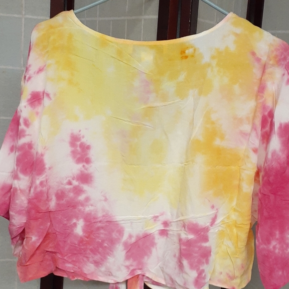 Adorable plus size colorful tye dye tie top🌈 - Picture 5 of 6